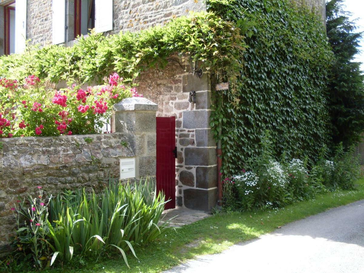 Chambres d'Hôtes de la Barrerie Dingé Exterior foto